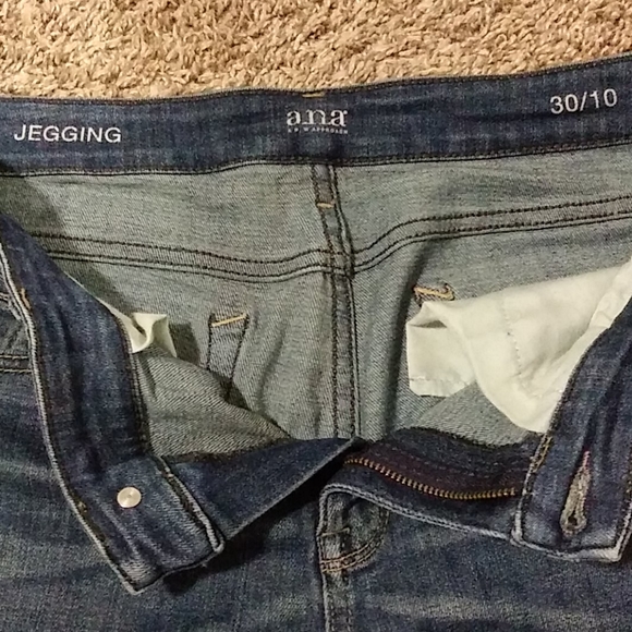 Jeans - Picture 2 of 3